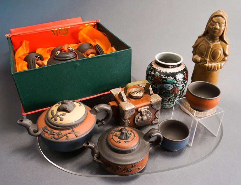 CASED CHINESE YIXING 13-PIECE TEA