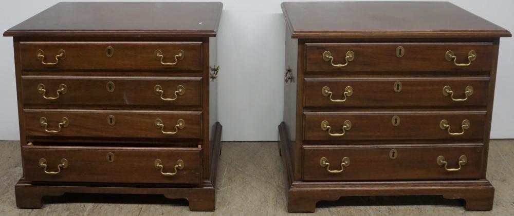 PAIR OF CHIPPENDALE STYLE MAHOGANY BEDSIDE