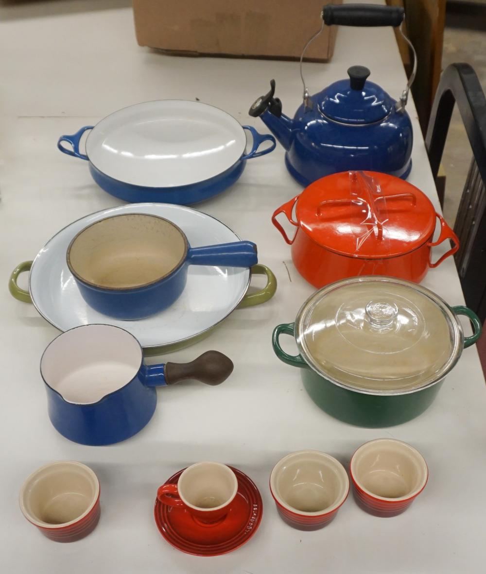 COLLECTION WITH ENAMEL COOKWARE  32b0c6