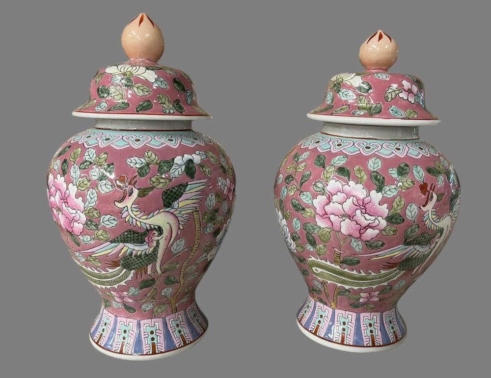 PAIR CHINESE POLYCHROME DECORATED 32b18d