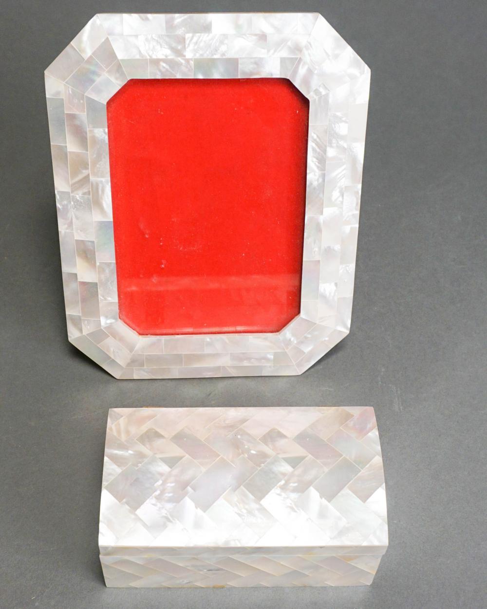 MOTHER OF PEARL MOUNTED HINGE BOX