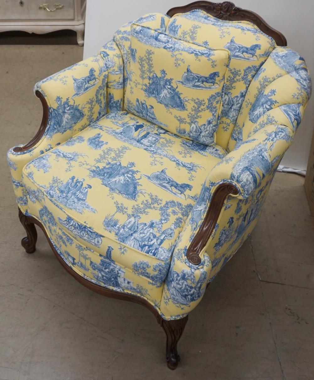 PROVINCIAL STYLE FRUITWOOD UPHOLSTERED 32b373