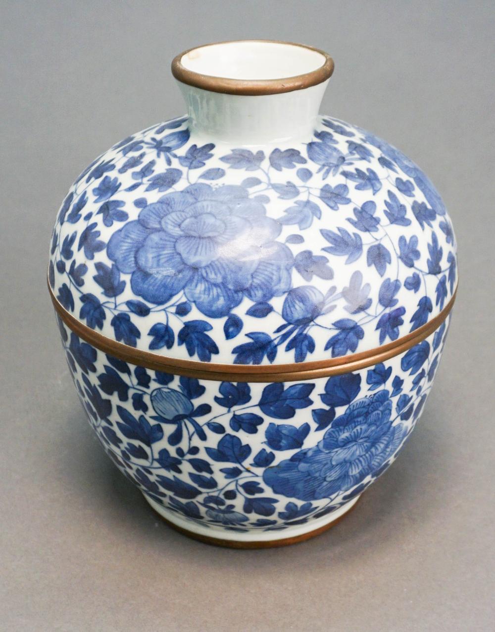 CHINESE BLUE AND WHITE PORCELAIN 32b4ed