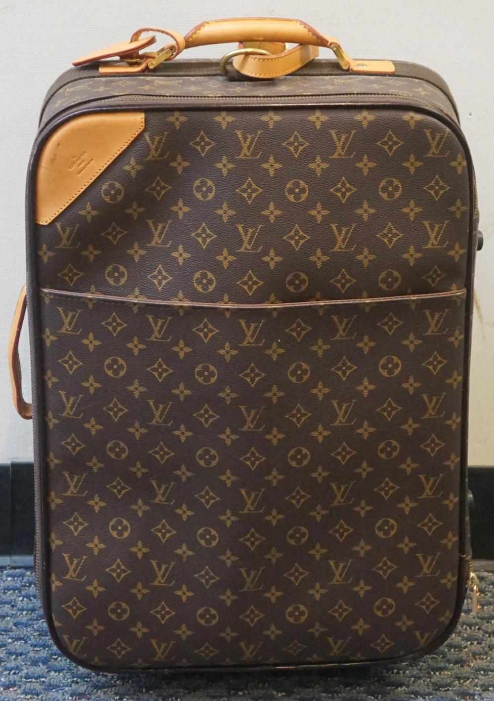 LOUIS VUITTON STYLE ROLLING SUITCASE  32b5e1