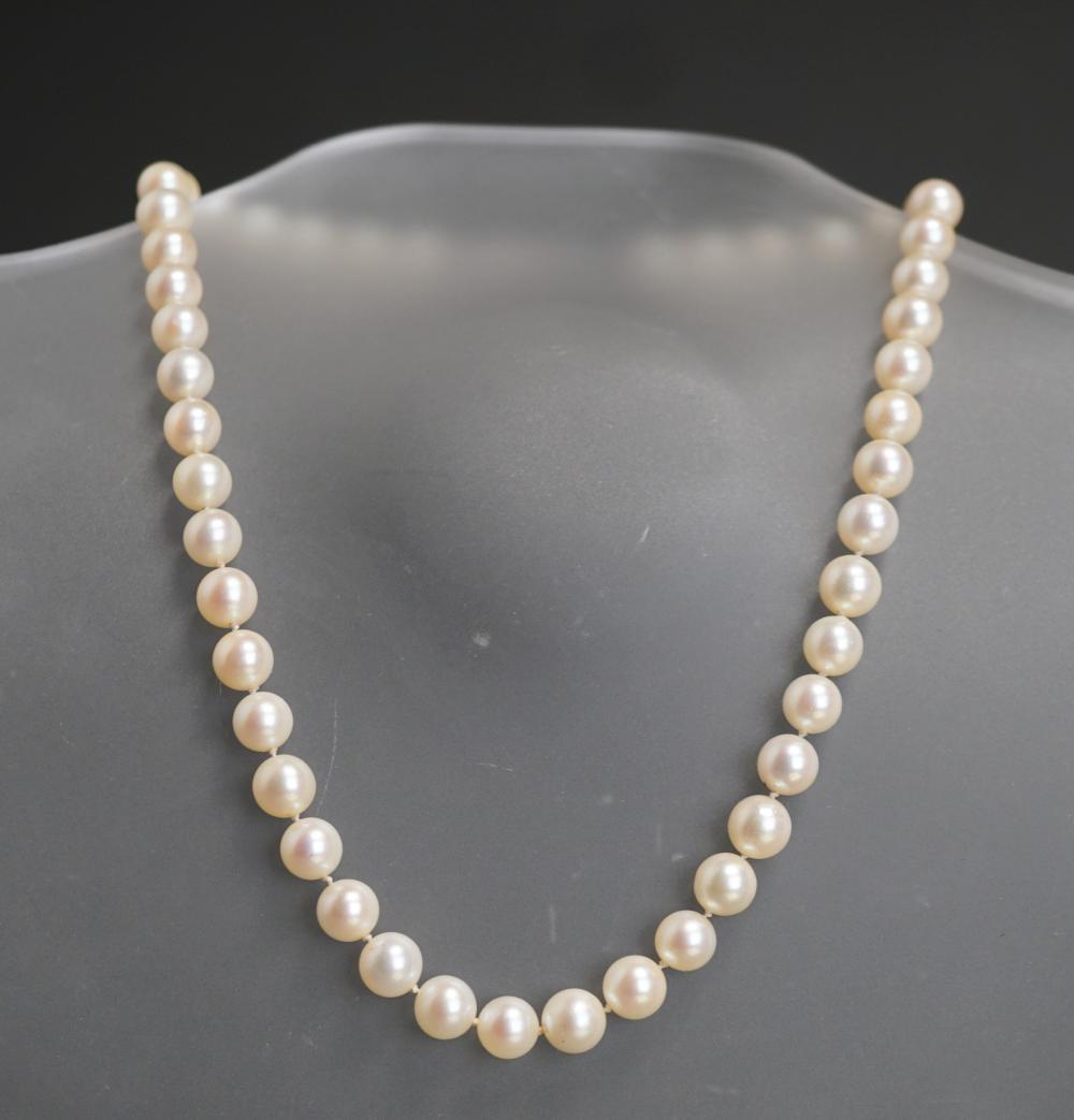 14-KARAT WHITE-GOLD AND PEARL NECKLACE,