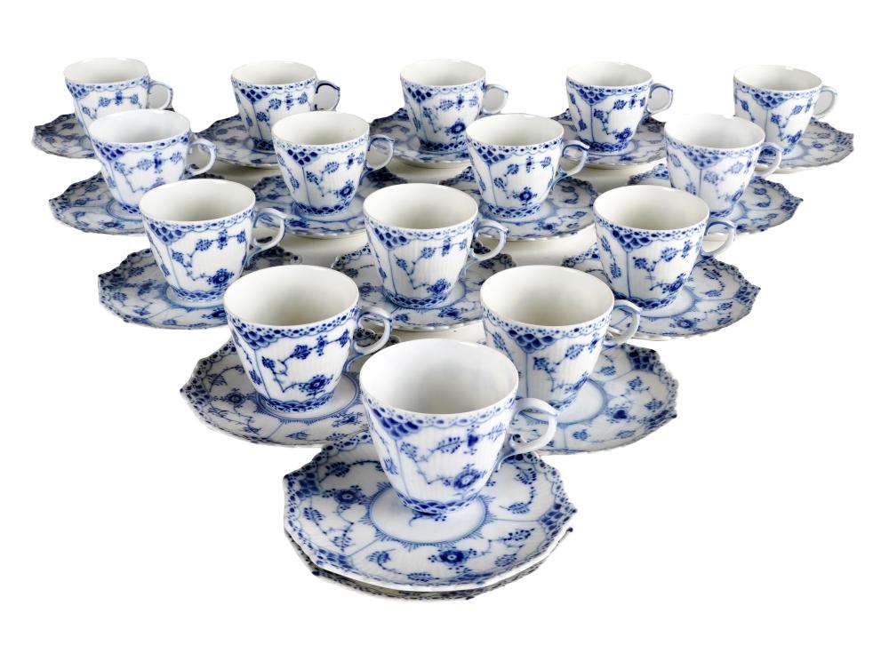 15 ROYAL COPENHAGEN PORCELAIN DEMITASSE 32dfa0