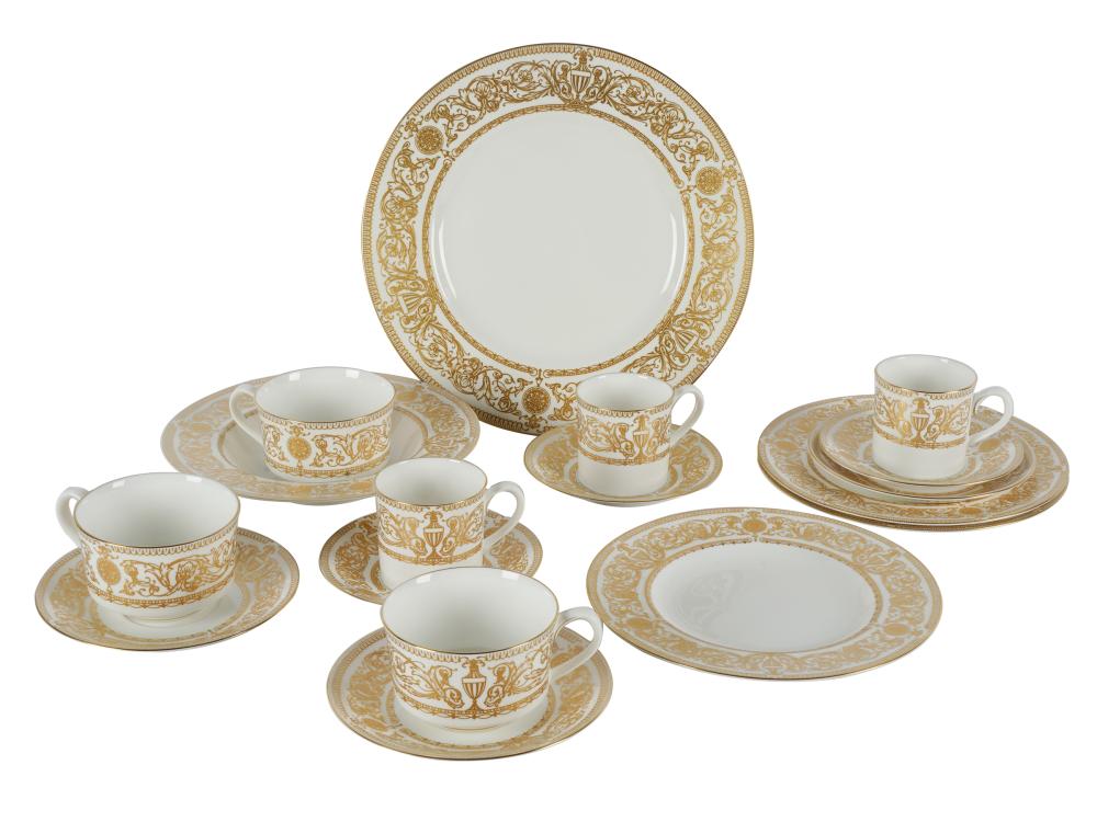 ROYAL WORCESTER "HYDE PARK" PORCELAIN