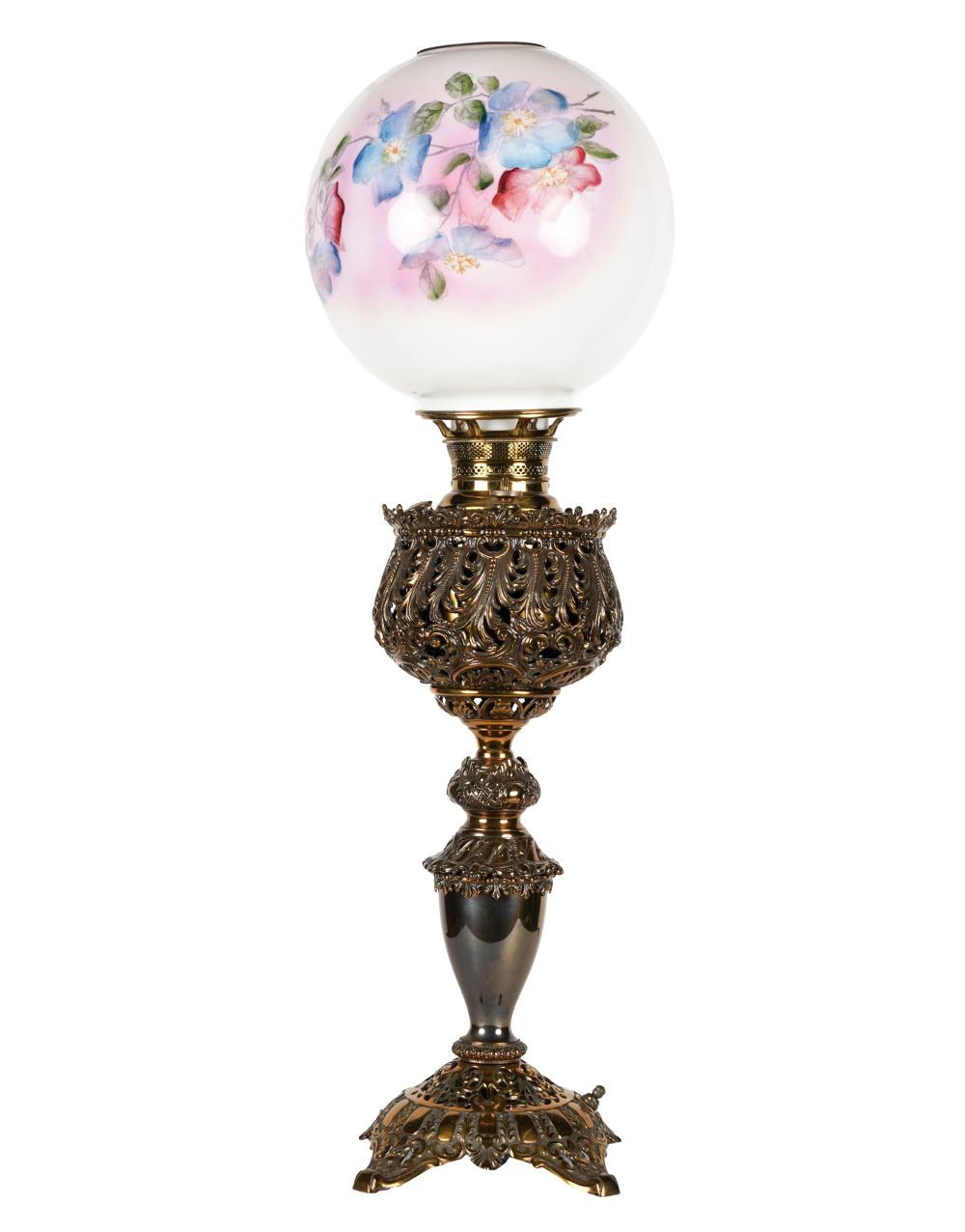 VICTORIAN OIL LAMPbrass with floral 32dfbe