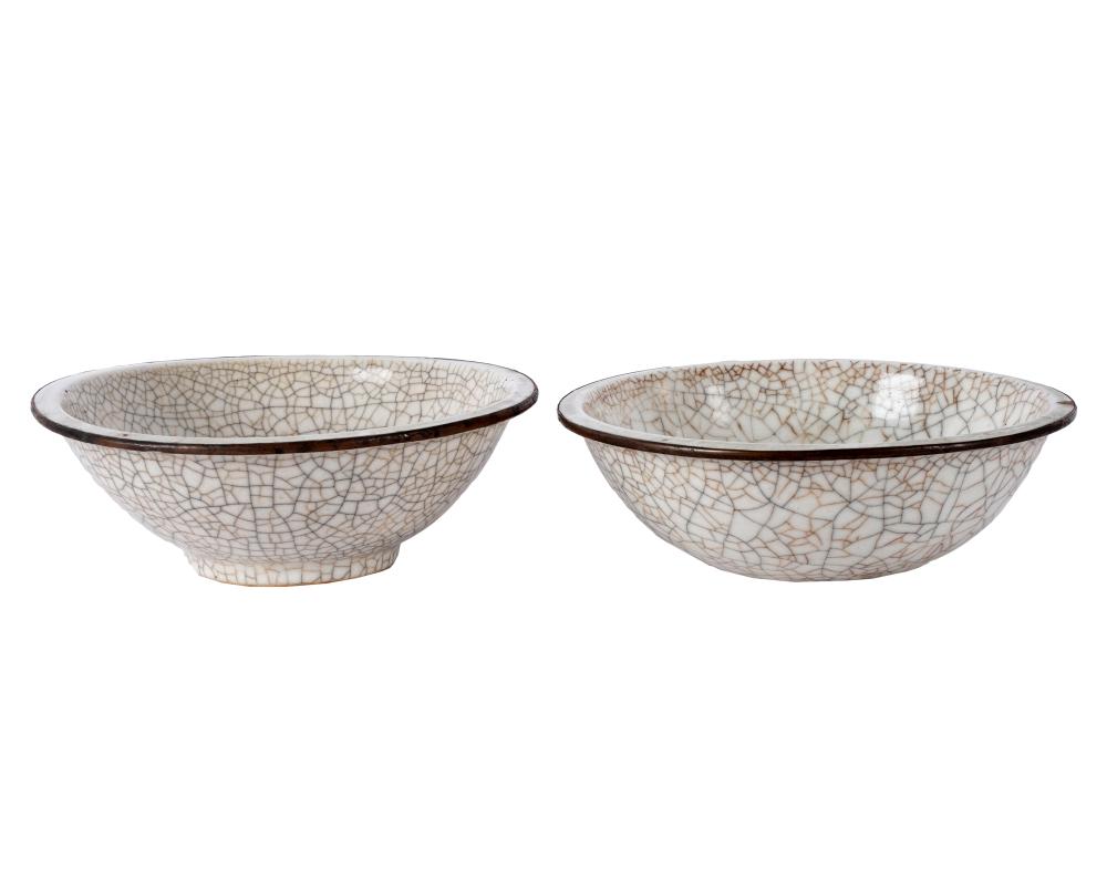 PAIR OF JAPANESE CRACKLEWARE BOWLSeach