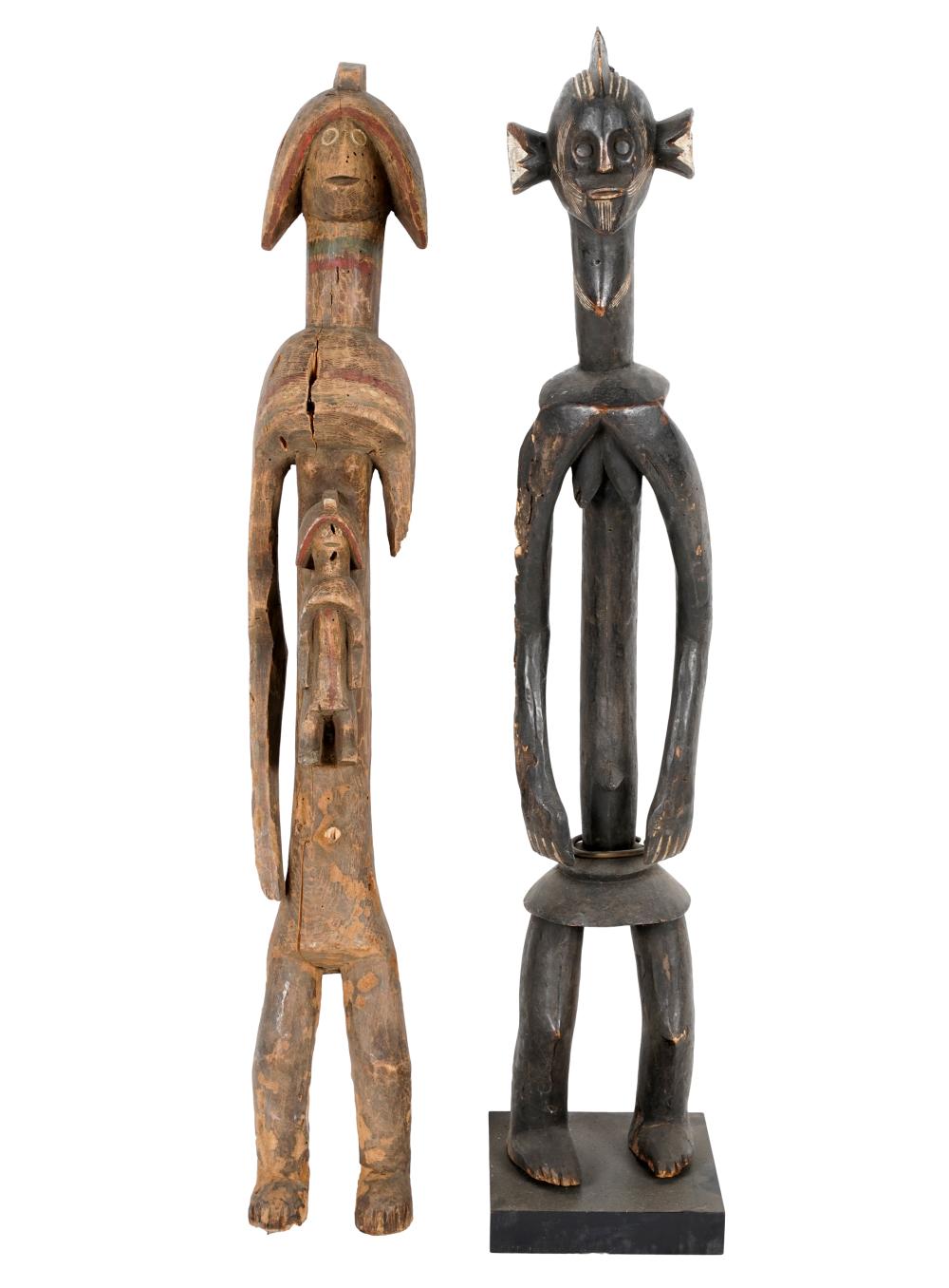 TWO MUMUYE CARVED AFRICAN FIGUREScomprising 32e022