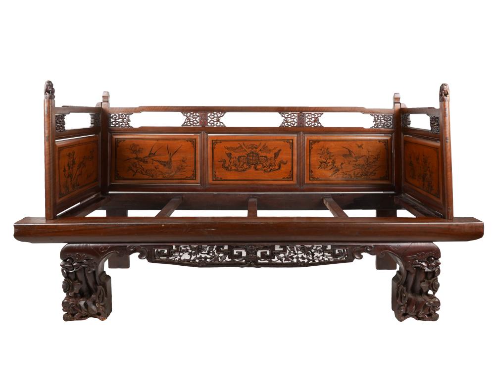 CHINESE CARVED WOOD DAY BEDwith 32e098