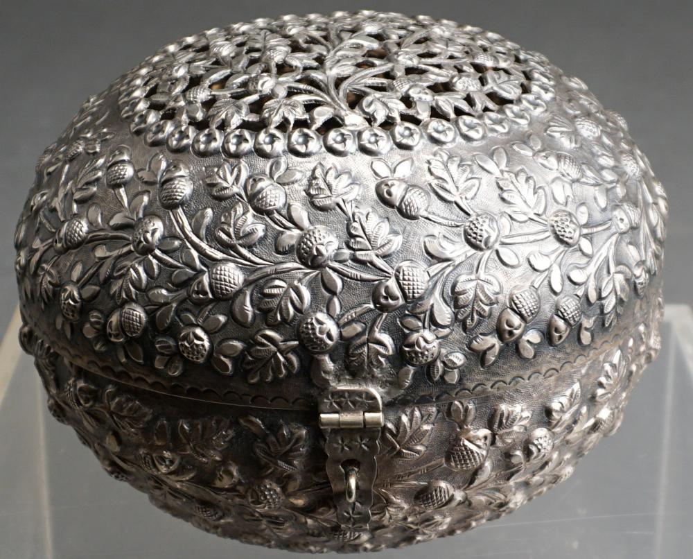 MIDDLE EASTERN EMBOSSED SILVER 32e18b