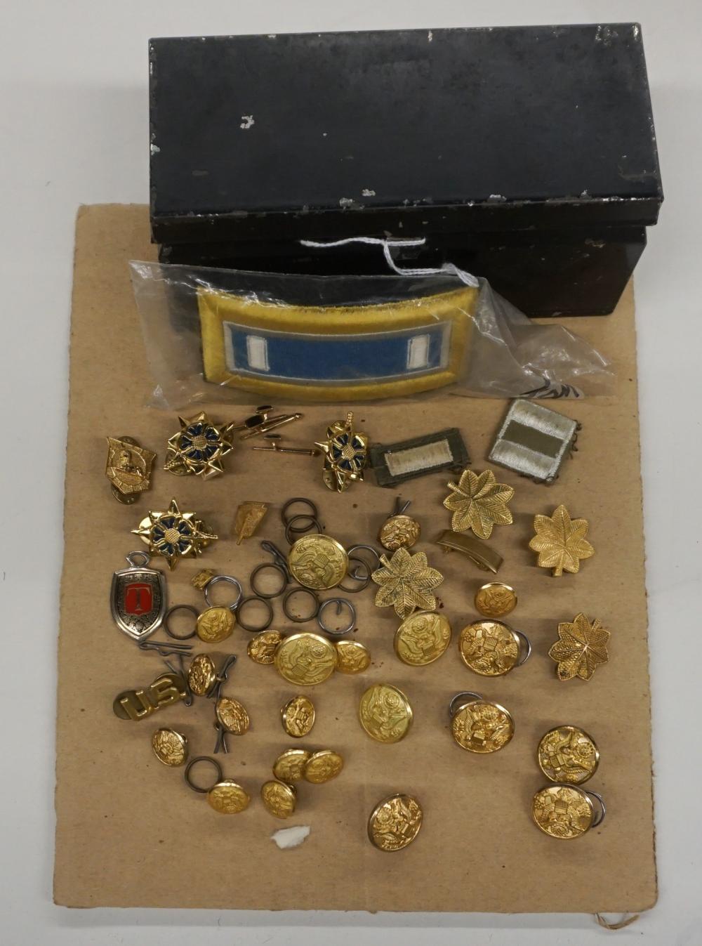 COLLECTION OF U.S. MILITARY BUTTONS