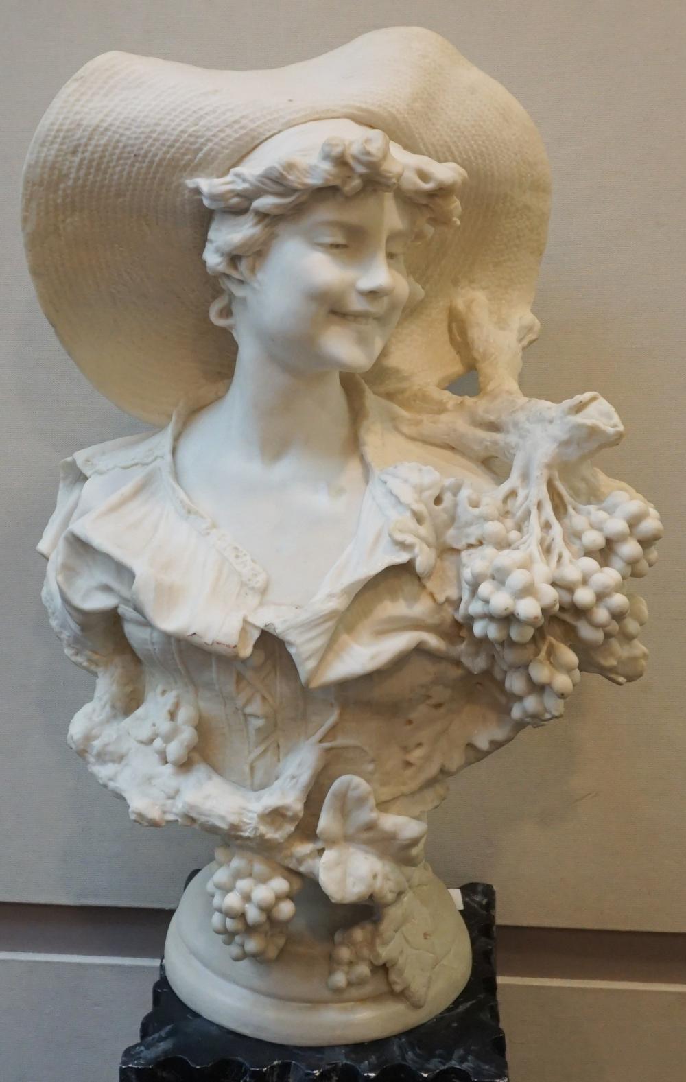 PLASTER BUST OF A WOMAN H 29 32e1b5