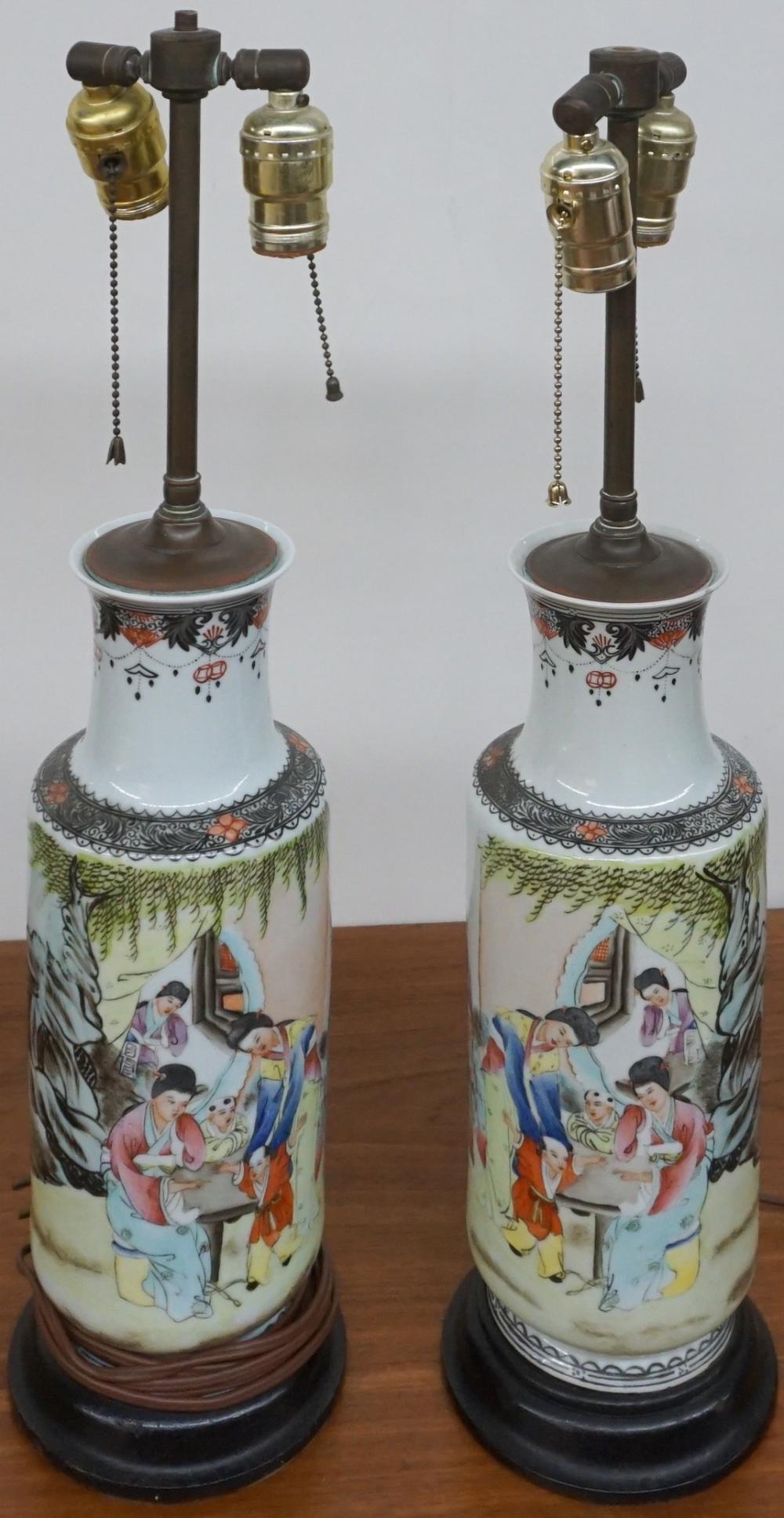 PAIR CHINESE PORCELAIN VASES MOUNTED 32e1d2