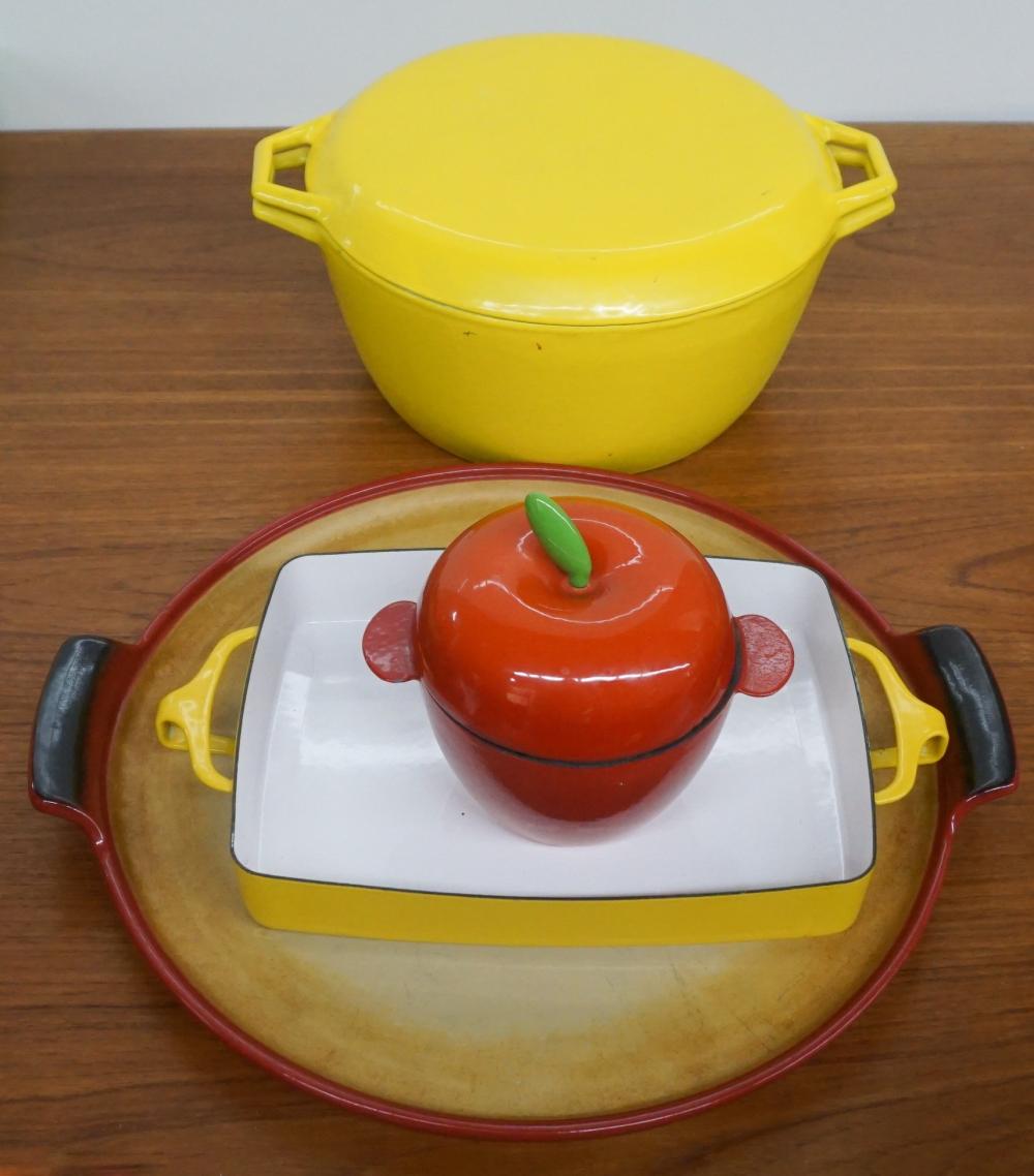 GROUP OF ENAMEL COOKWARE INCLUDING LIDDED