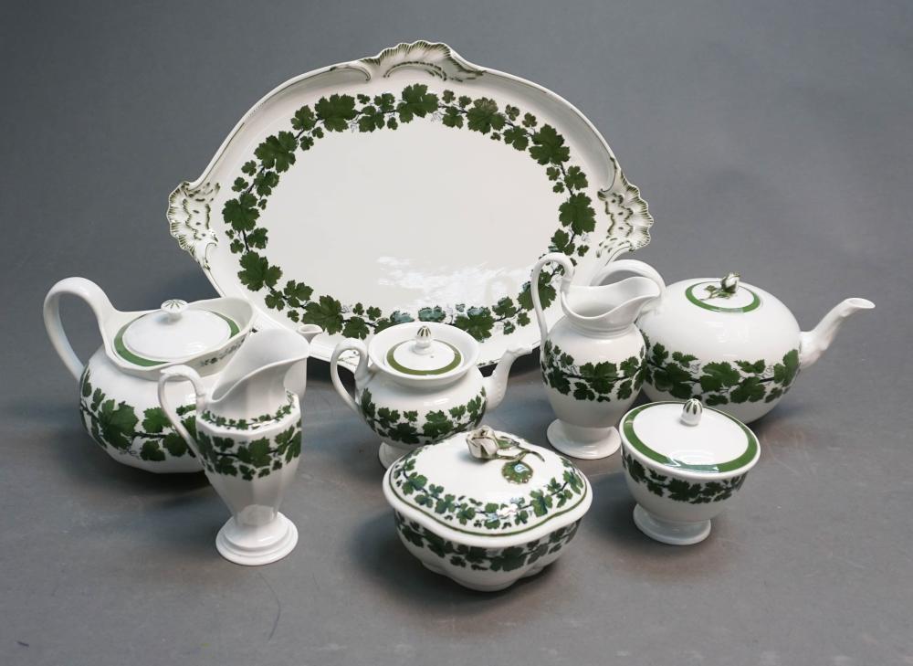 MEISSEN 'GREEN VINE' PATTERN 8-PIECE