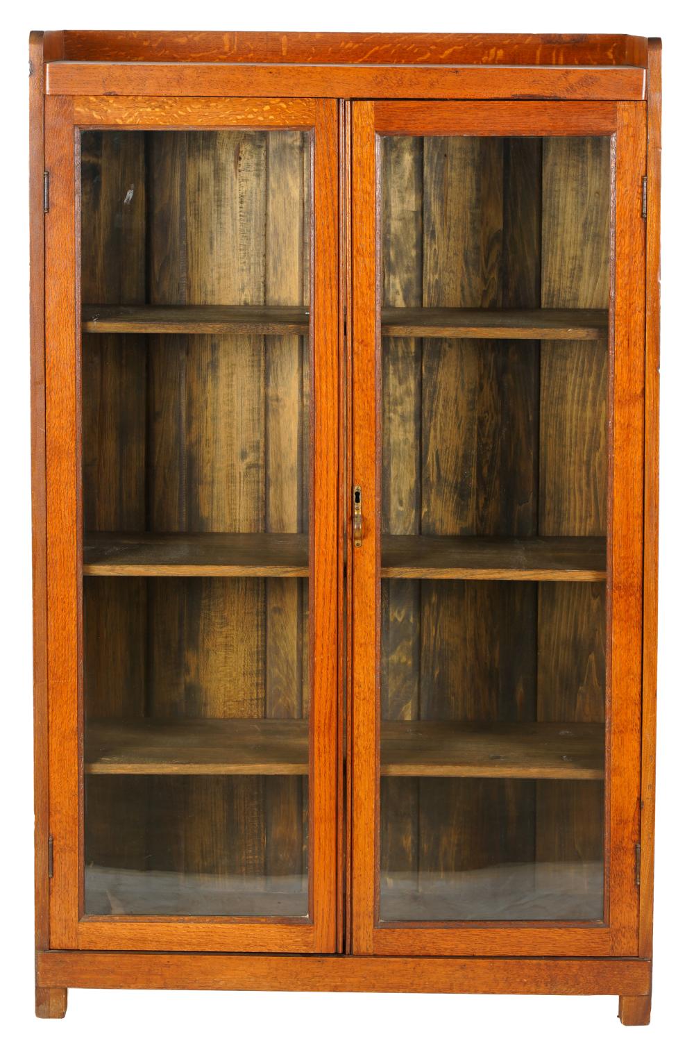 ARTS & CRAFTS OAK BOOKCASEhaving