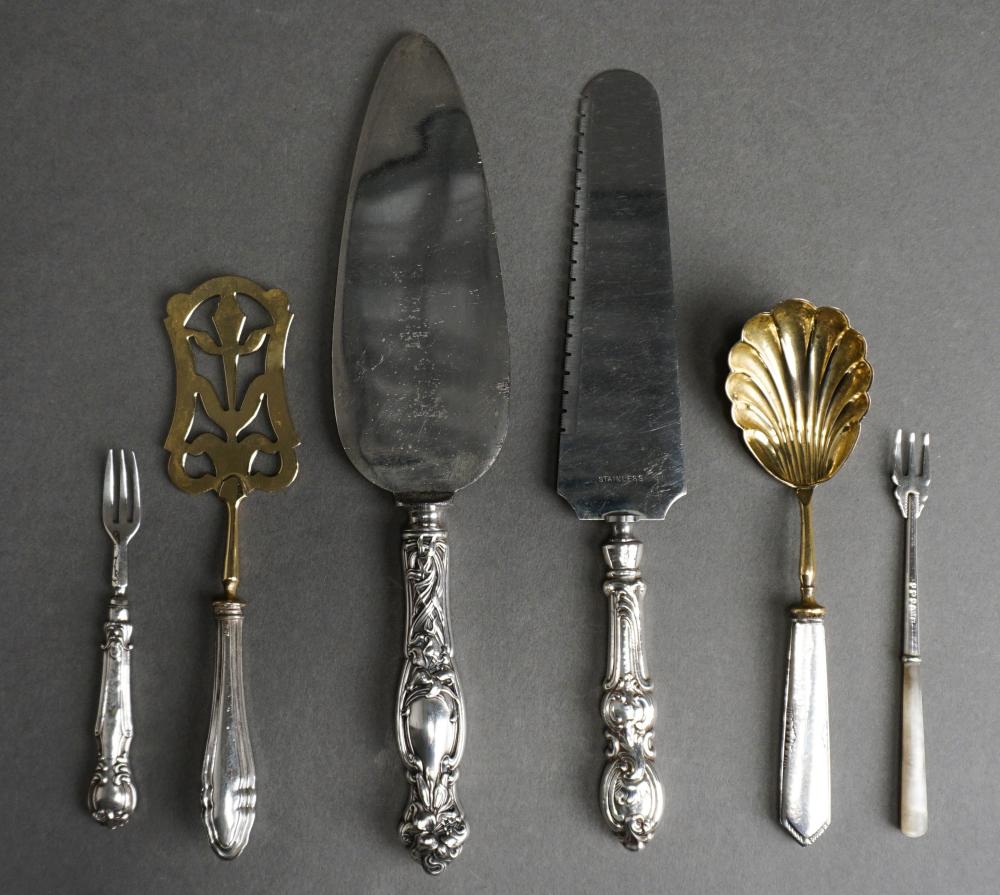 GROUP OF ASSORTED STERLING AND 32e409