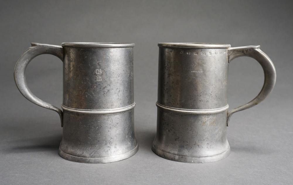 PAIR ENGLISH PEWTER QUART TANKARDSPair 32e6b5