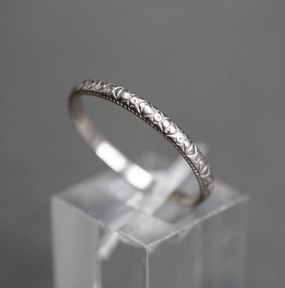 PLATINUM BAND, 1.3 DWT; SIZE: 9 1/4Platinum