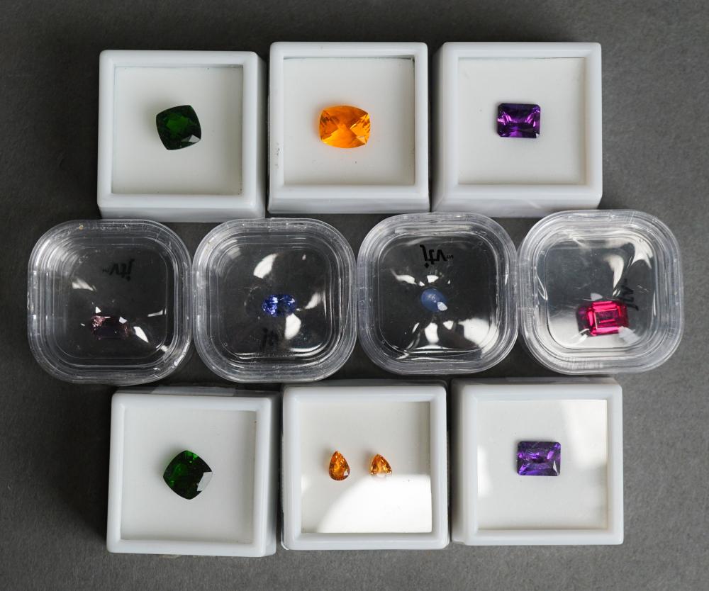 TEN UNMOUNTED SIMULATED AND SEMI-PRECIOUS