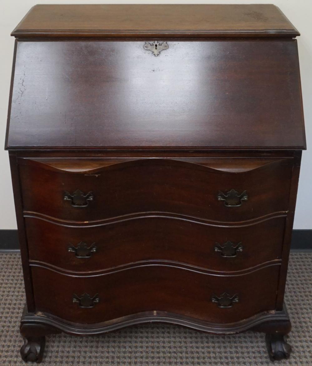 CHIPPENDALE STYLE MAHOGANY SLANT FRONT 32e838