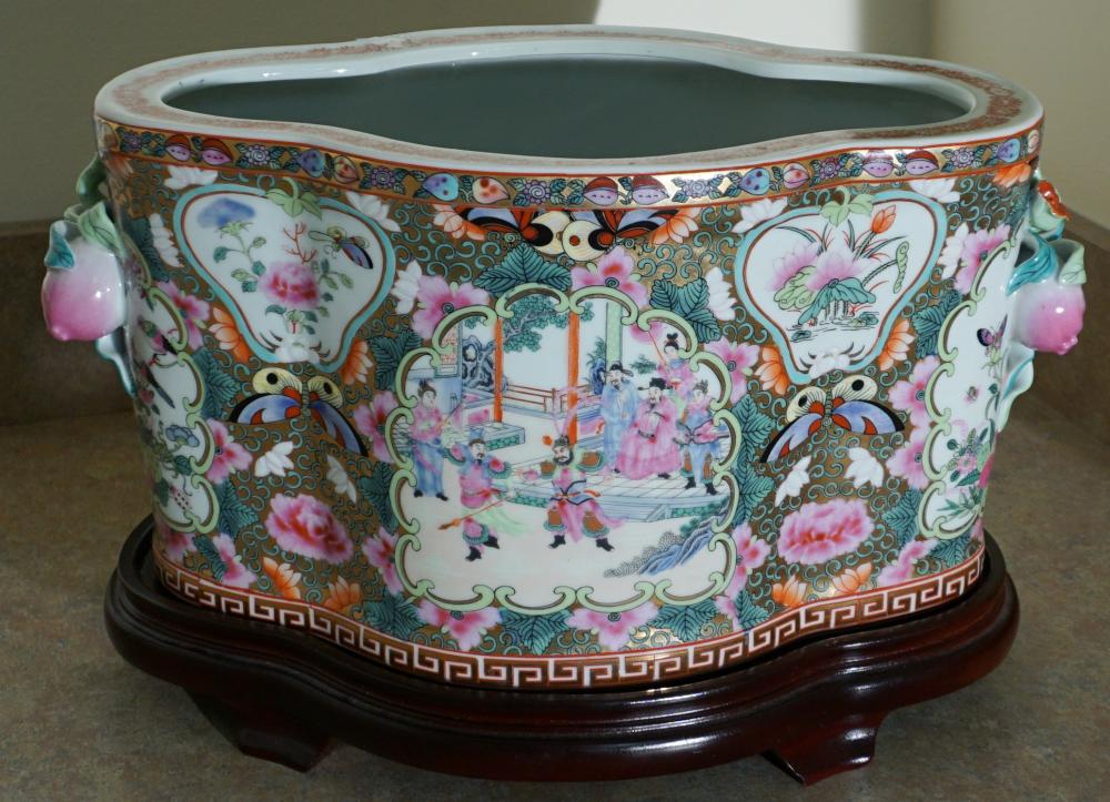 PORCELAIN JARDINIERE ON HARDWOOD