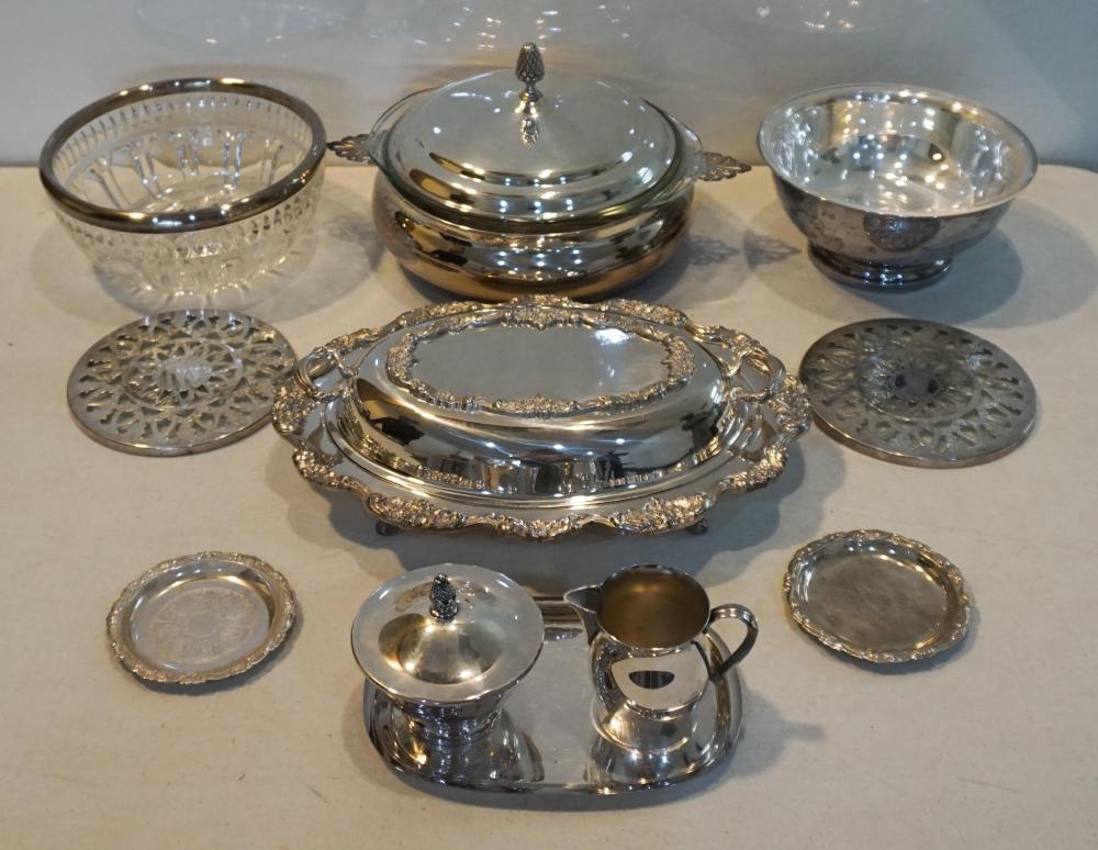 COLLECTION OF SILVERPLATE ARTICLESCollection 32e8ba