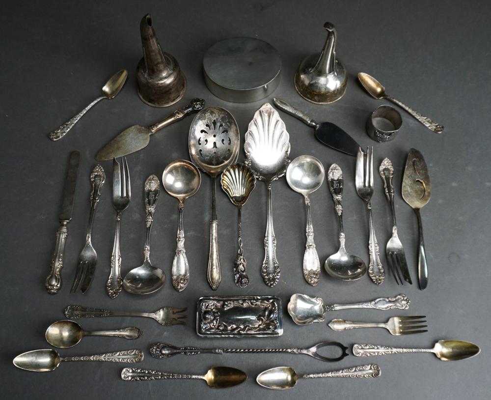 COLLECTION OF MOSTLY SILVERPLATE 32e8e5