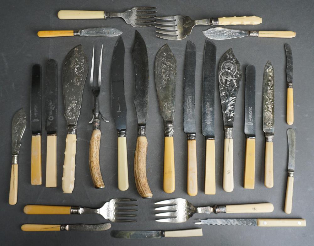 COLLECTION OF ASSORTED HANDLED SERVING/CARVING