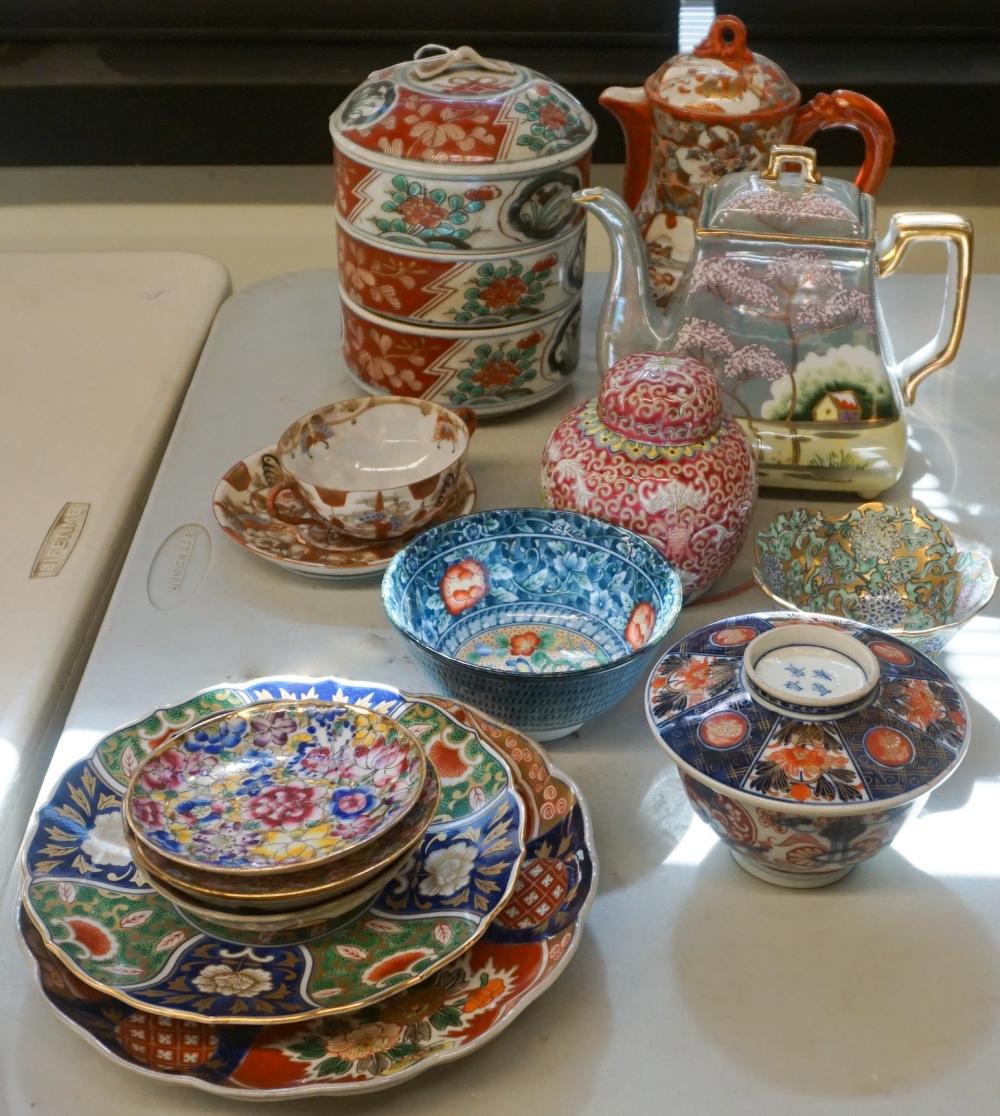 COLLECTION OF JAPANESE IMARI AND 32e949