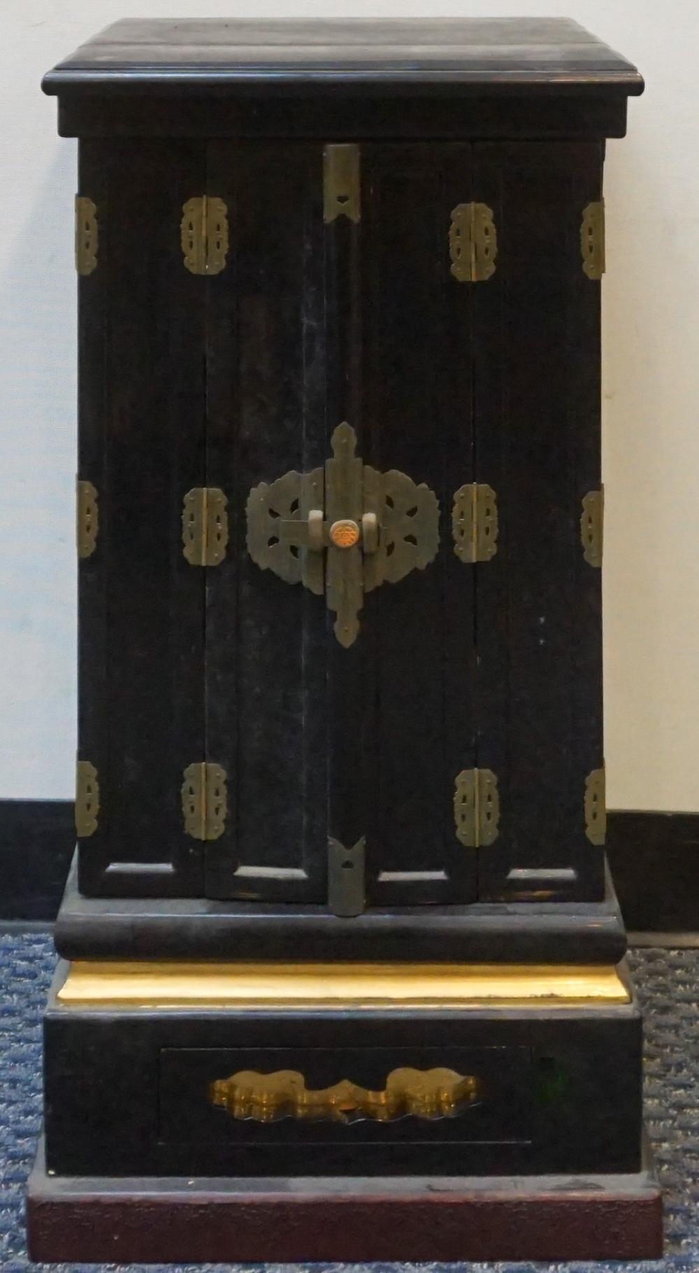 CHINOISERIE STYLE EBONIZED WOOD 32eab5