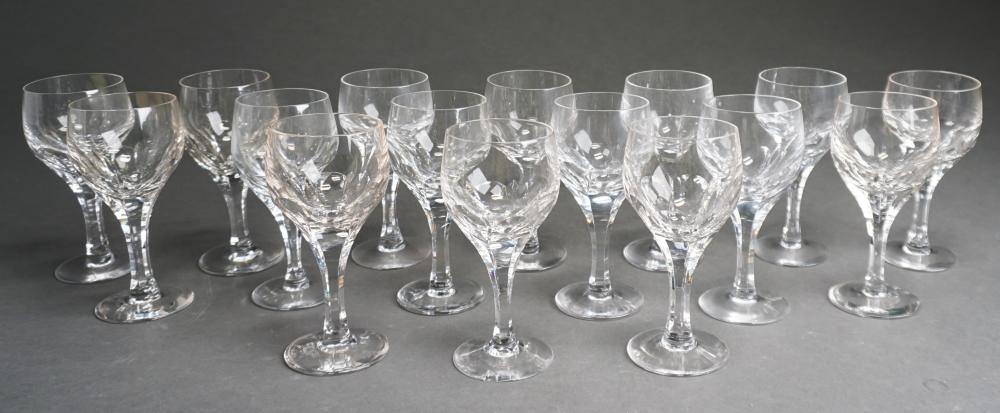 SET OF 16 CRYSTAL WINE STEMSSet 32eacb