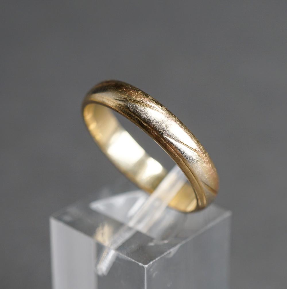 18-KARAT YELLOW-GOLD WEDDING BAND, 2.9