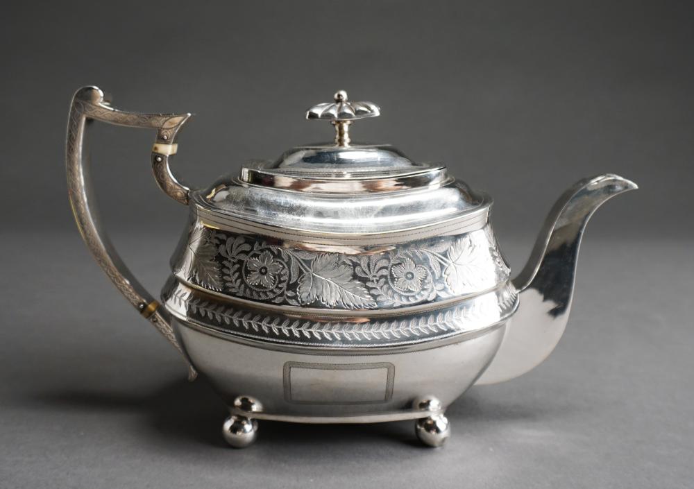 GEORGE III SILVER TEAPOT BY THOMAS 32ed7e