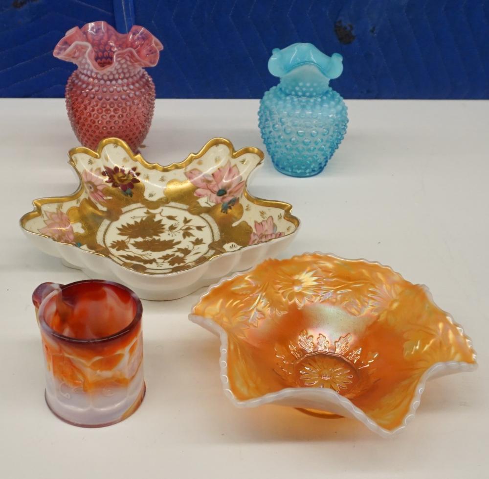 GROUP OF ART GLASS AND PORCELAIN 32ee44