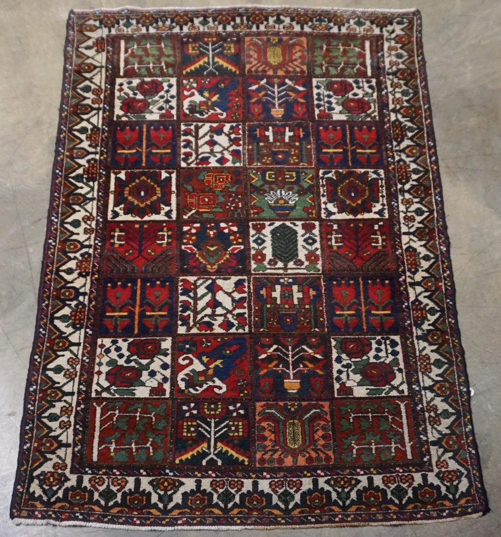 BAKHTIARI WINDOW PANE RUG, 7 FT