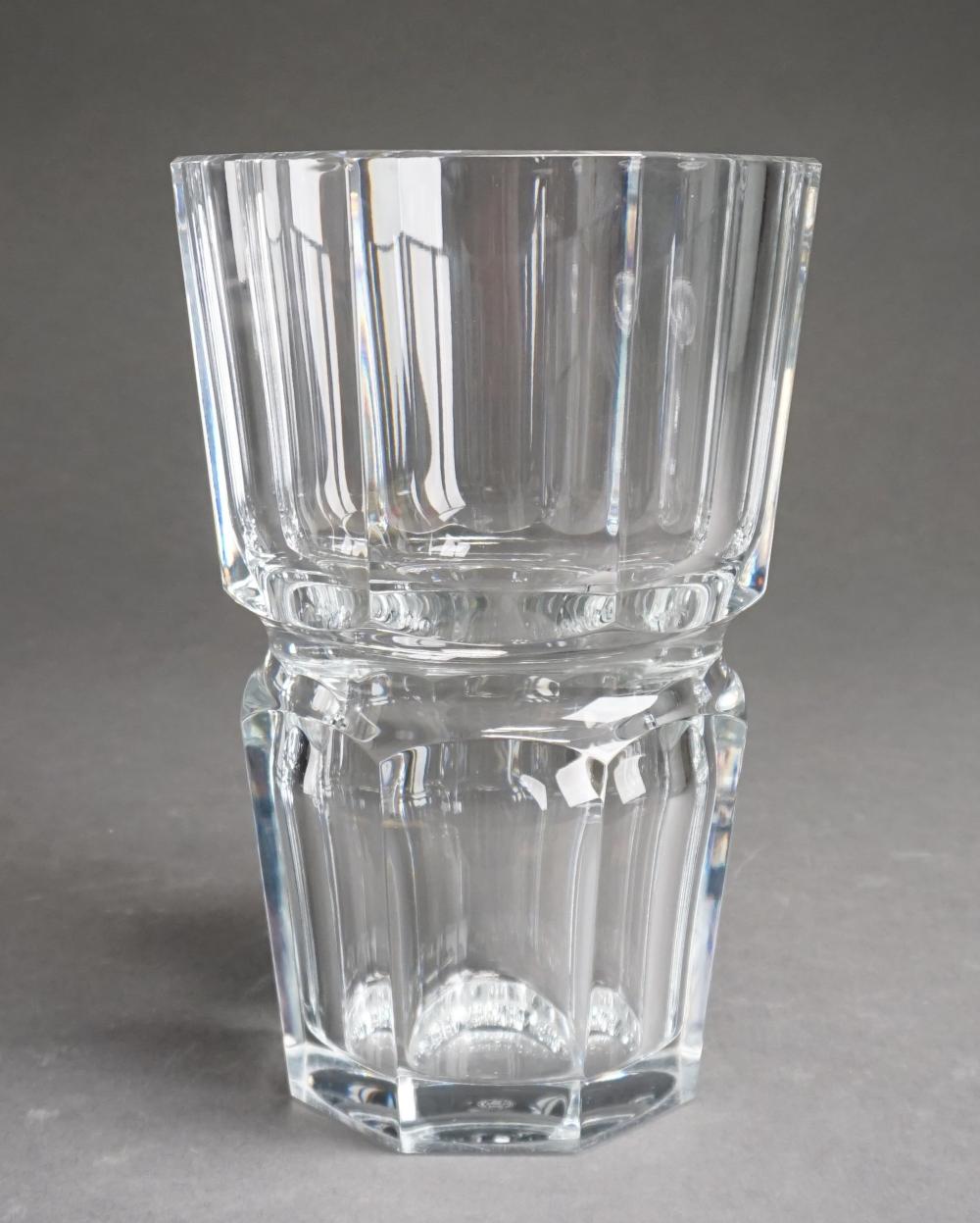 BACCARAT CRYSTAL VASE H 10 IN  32ef47