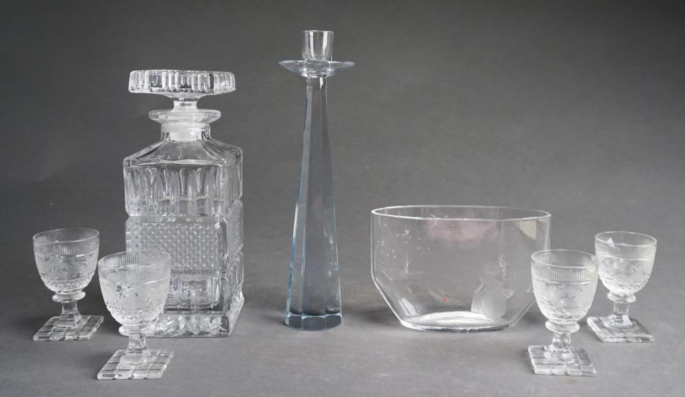 COLLECTION OF ASSORTED GLASSWARECollection