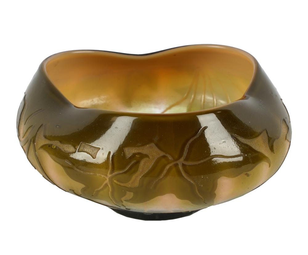 GALLE STYLE GLASS BOWLsigned to 32f03e