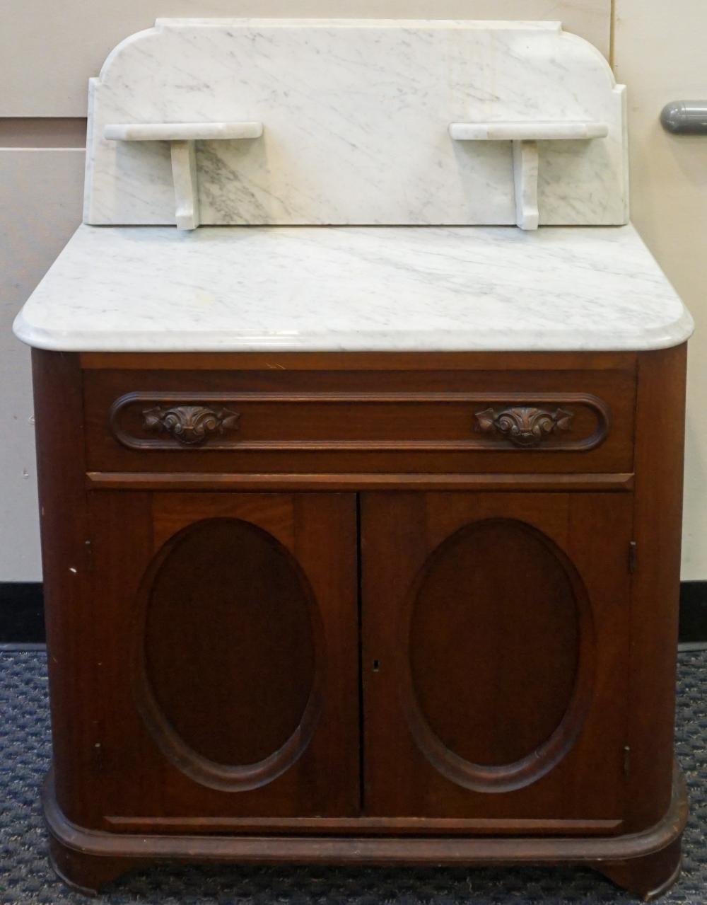 VICTORIAN WALNUT MARBLE TOP SIDE 32f07f