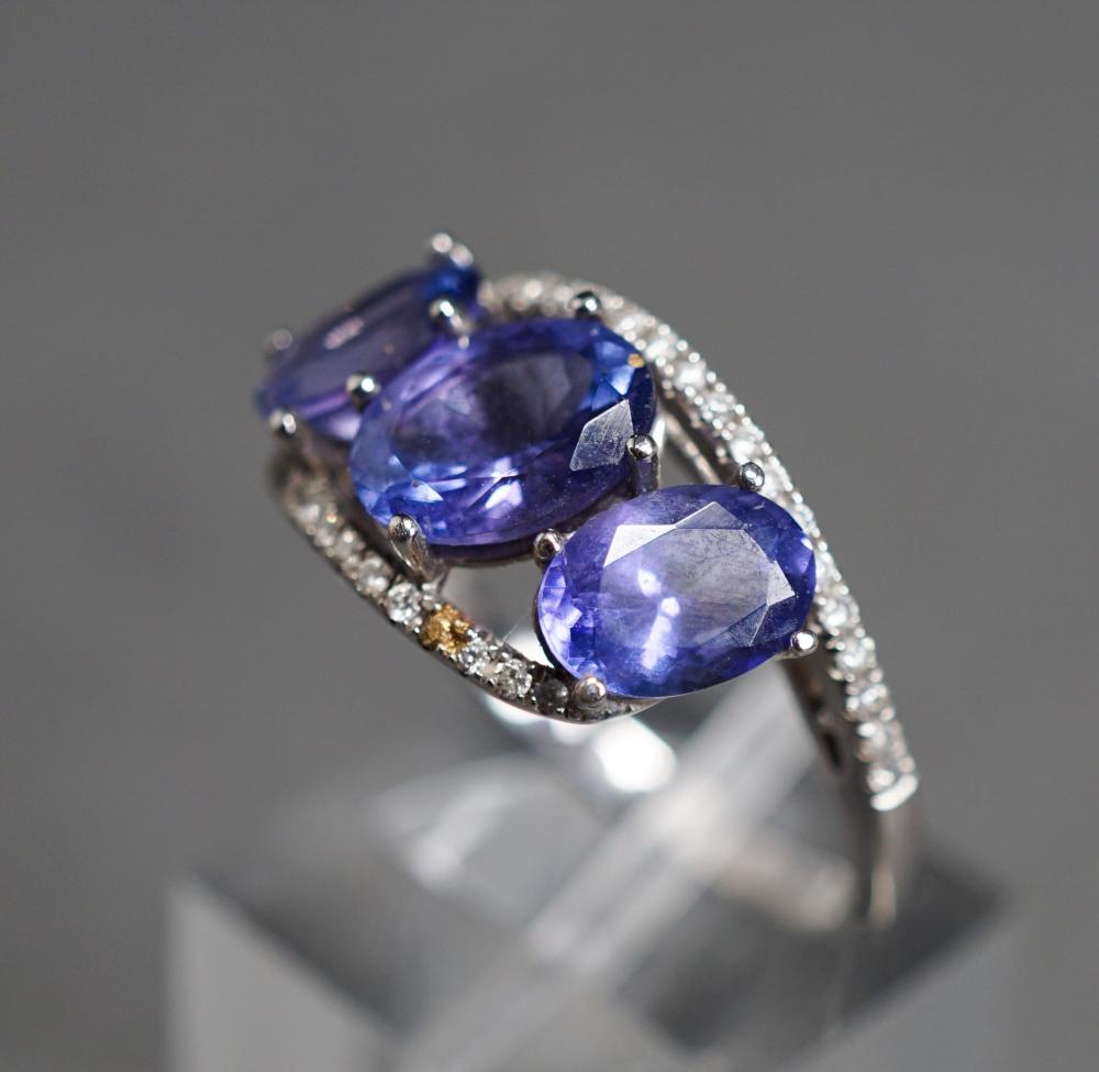 14 KARAT WHITE GOLD TANZANITE 32f132