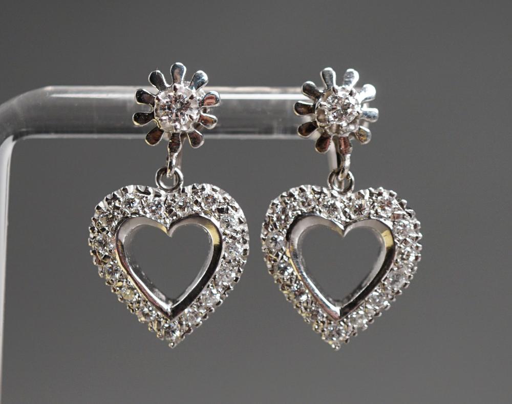 PAIR OF 14 KARAT WHITE GOLD AND 32f15d