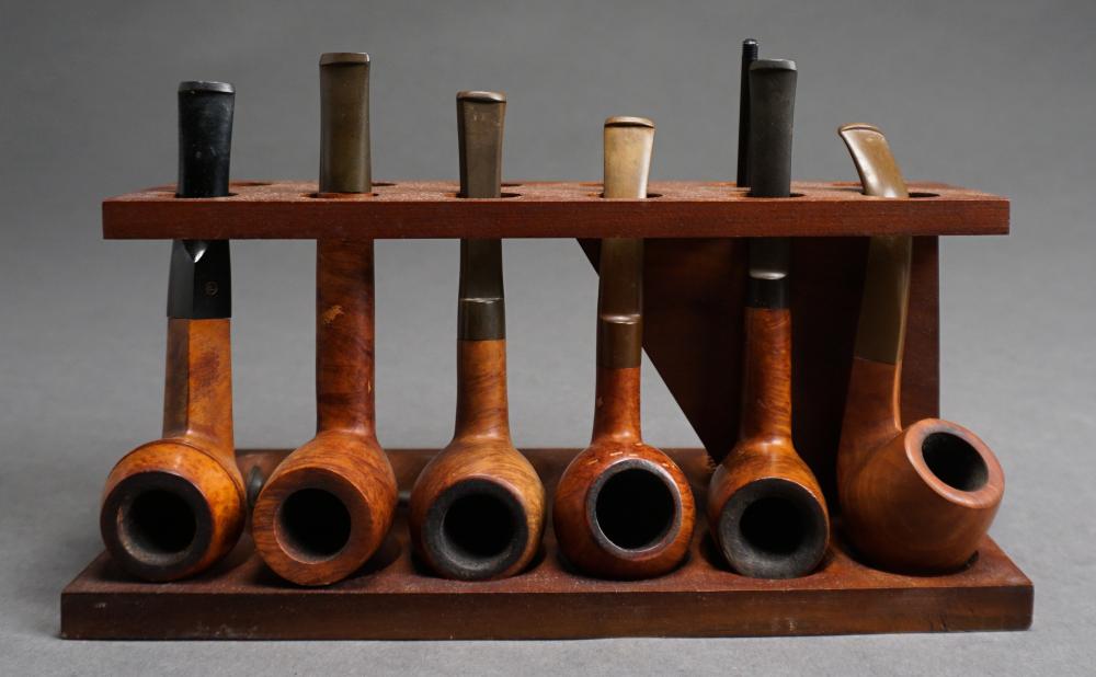 CARVED WOOD PIPES AND STANDCarved 32f1c9