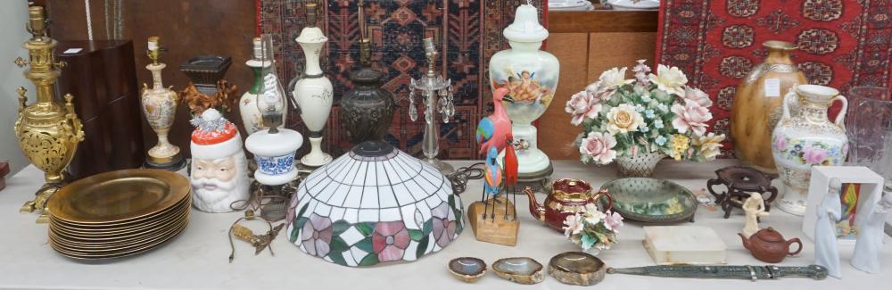 COLLECTION OF ASSORTED TABLE LAMPS 32f276