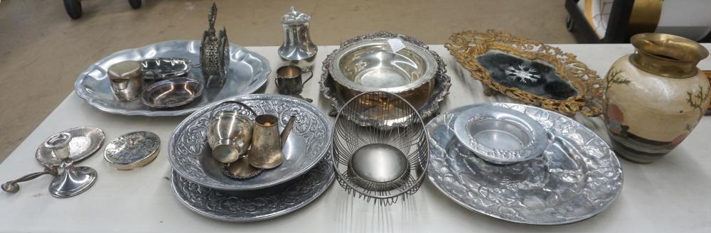 COLLECTION OF MOSTLY SILVERPLATE  32f278