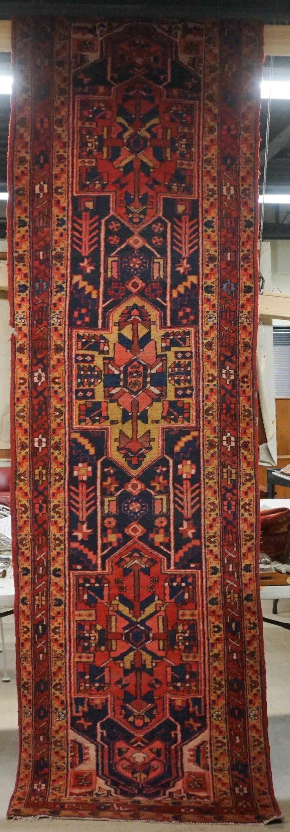 SAROUK RUNNER, ~10 FT 6 IN X 3