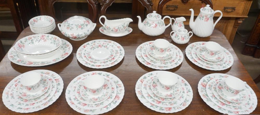 WEDGWOOD ROSEHAMPTON 49 PIECE PORCELAIN 32f2b0