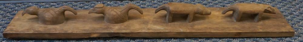 AFRICAN CARVED WOOD ANIMAL MODEL 32f2cb